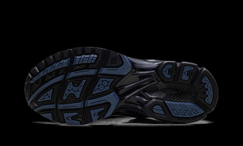 GEL-Nimbus 10.1 "Black / Grand Shark"